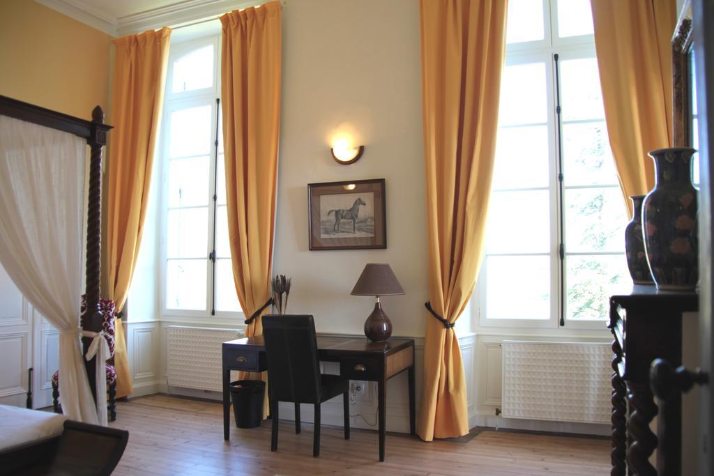 Bed and Breakfast Domaine de Lamassas à Hautefage-la-Tour Chambre photo